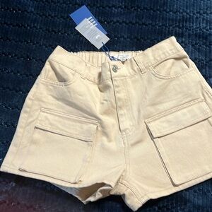 BNWT khaki cargo shorts